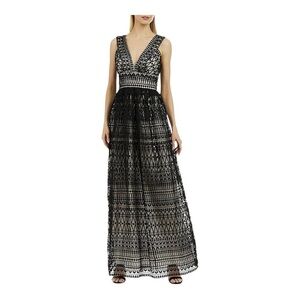 Nicole Miller New York Black V-Neck Eyelet Lace Maxi Dress Evening Gown. Size 6.
